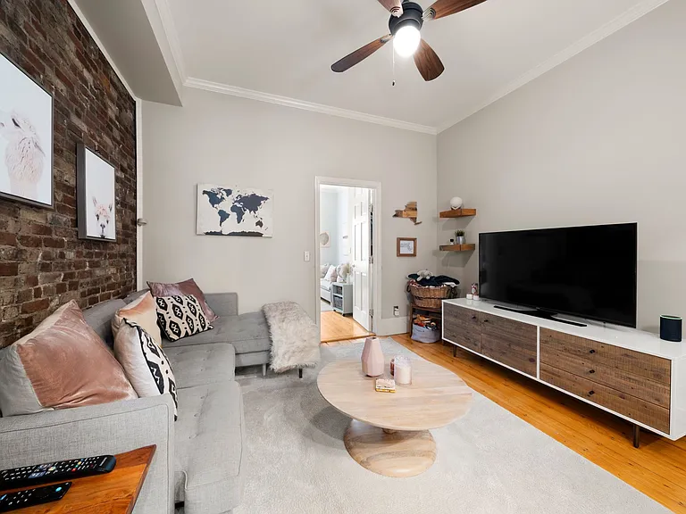 245 W 5th St #3 — Photo 6