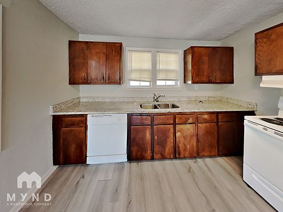 3rd image of 4600 Dogwood Meadows Cv