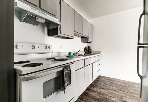 Tamarak Gardens Apartments Photo 1