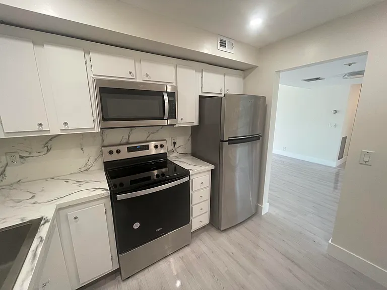 336 Golfview Rd #309 — Photo 6