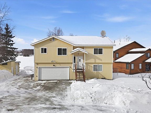 2nd image of 2800 N Alma Dr