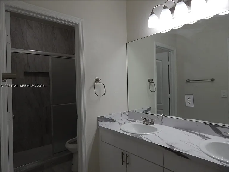320 SW 87th Ct — Photo 18