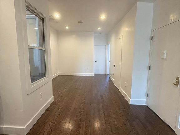 4th image of 522 W Side Ave #2