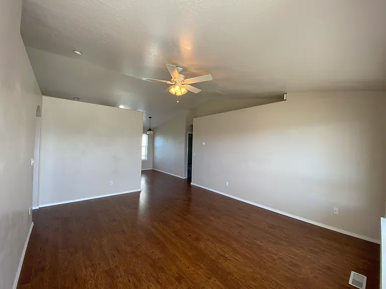 1032 NE Trailridge Ct — Photo 13