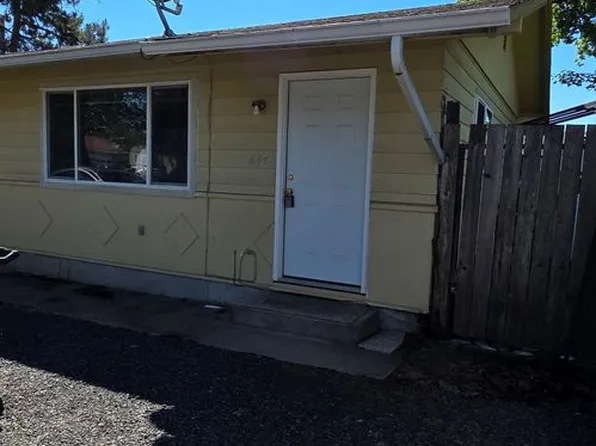 447 S 13th St, Scappoose, OR 97056