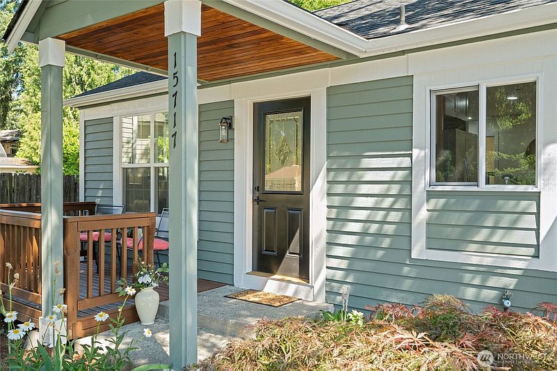 4th image of 15717 97th Avenue Ct E
