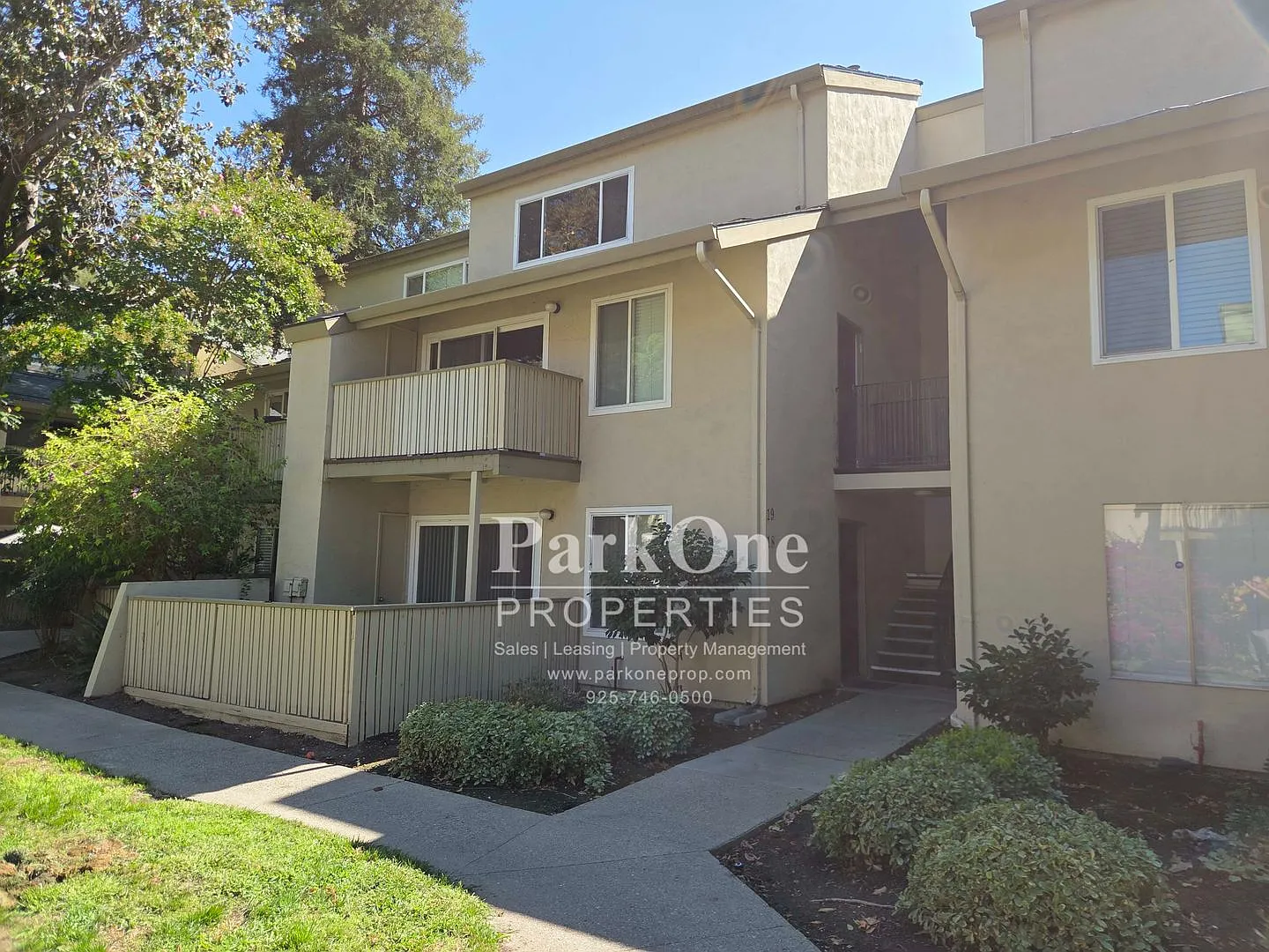 Spacious Walnut Creek Condo with Community Pool — Photo 1