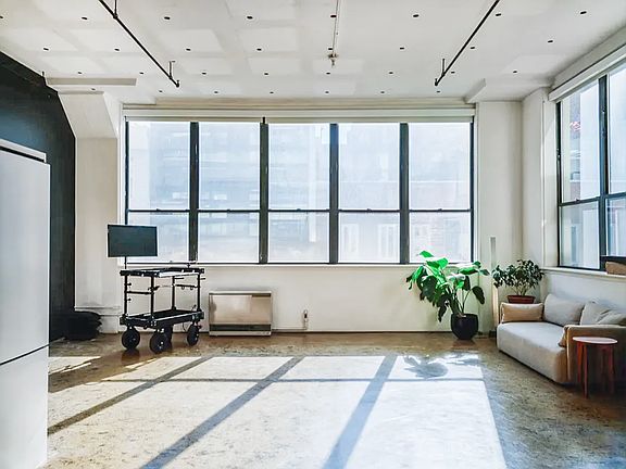 2nd image of 240 Wythe Ave Unit 202