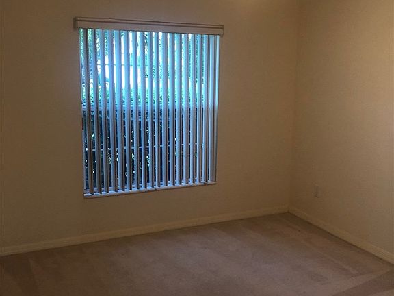 5th image of 517 Peninsula Ct