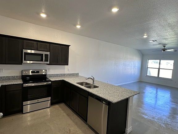 4th image of 1214 Lehmann Dr #B