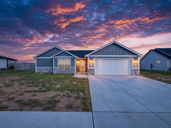 9975 Jasmine Dr, Manhattan, KS 66502