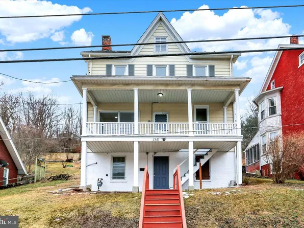 116 Hanover St, Glen Rock, PA 17327