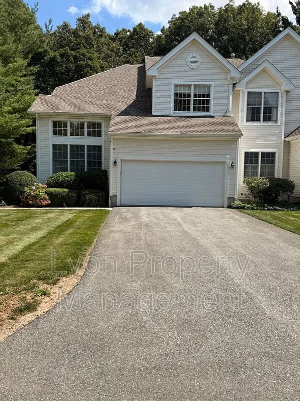 3 bed, 2.5 bath, 2250 sqft, $4,395 — Photo 2