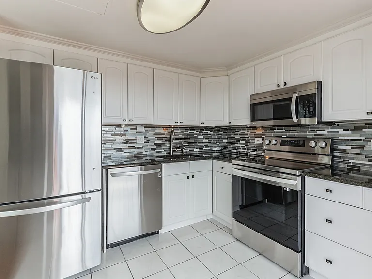 130 N Pearl St #703 — Photo 9