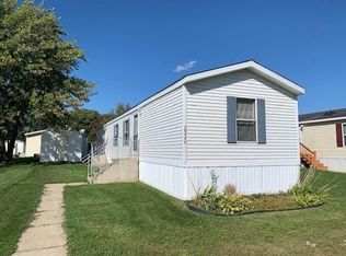 29340 Elm St, Flat Rock, MI 48134
