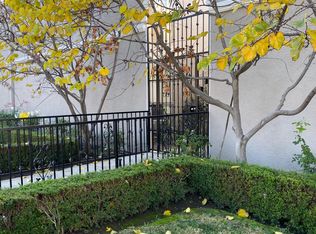 6611 Woodley Ave #15, Van Nuys, CA 91406