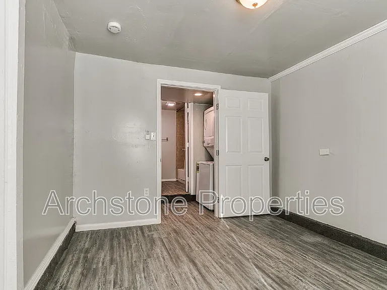 1233 N Grand Blvd — Photo 25