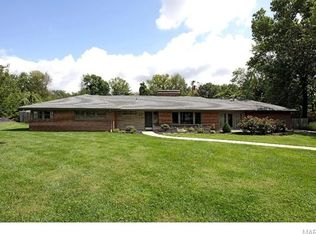 149 Heatherwood Dr, Saint Louis, MO 63132