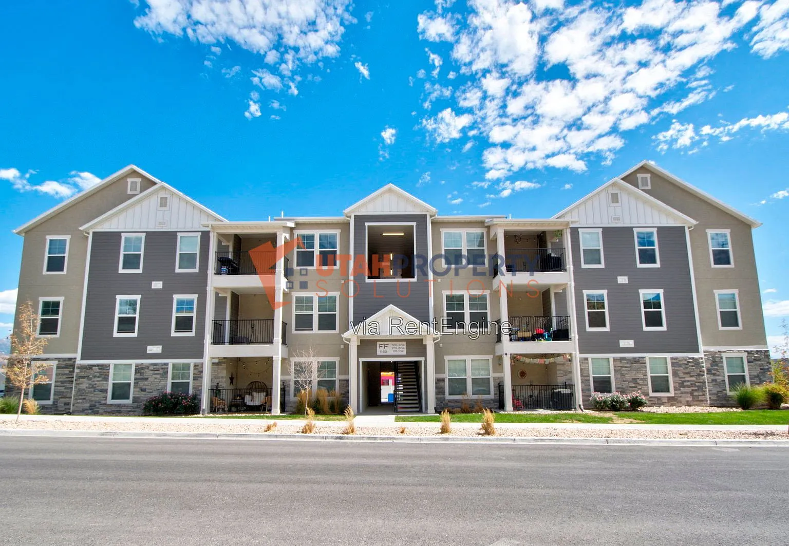 3 bed, 2.0 bath, 1272 sqft, $1,695 — Photo 3