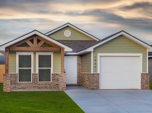 517 E 24th St, Wolfforth, TX 79382