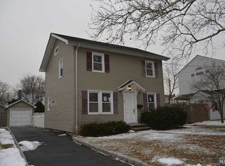 26 Magnolia St, Bergenfield, NJ 07621