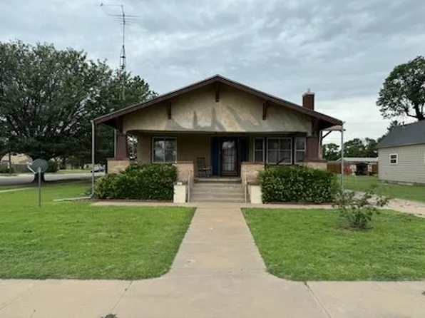 421 Adams St, Jetmore, KS 67854