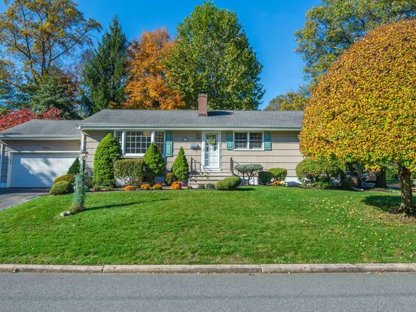 261 Raymond St, Hillsdale, NJ 07642