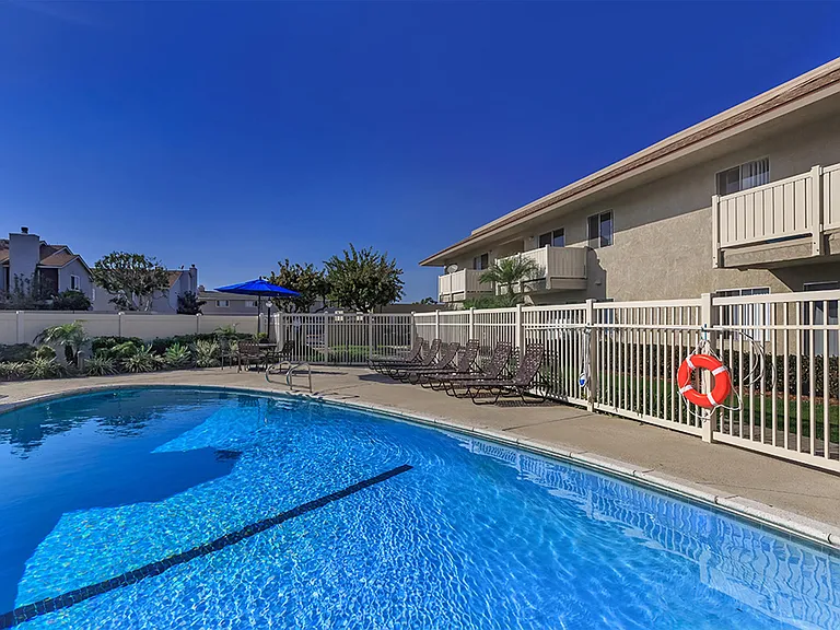 The Monrovia Apartment Homes — Photo 7