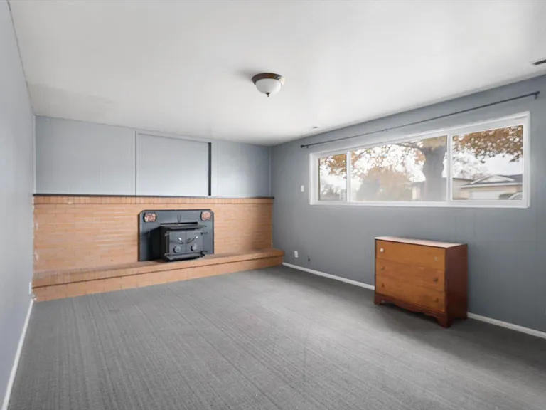209 S 1100 E — Photo 26