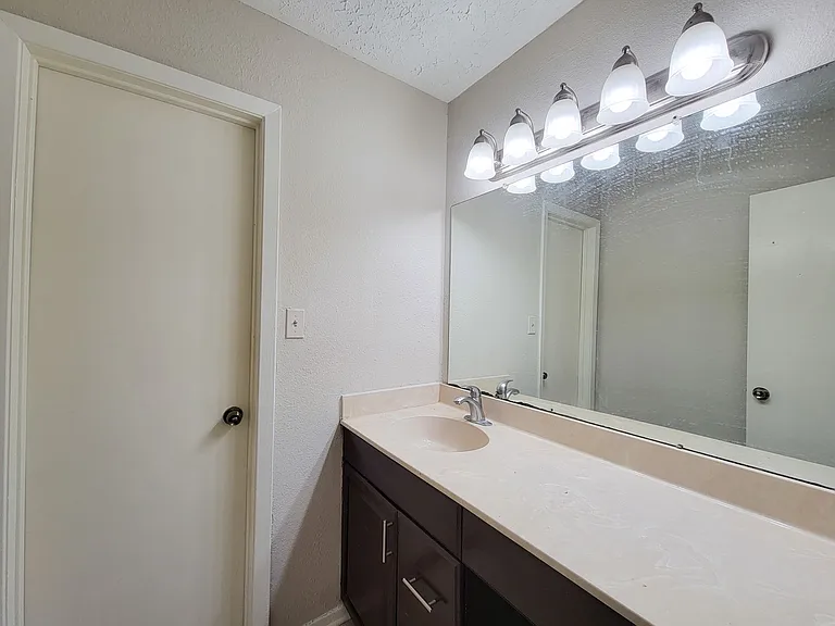9415 Beckford Dr — Photo 24