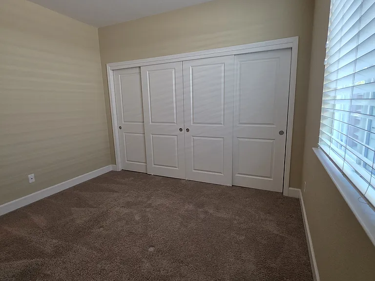 1402 Skibbereen Way — Photo 10