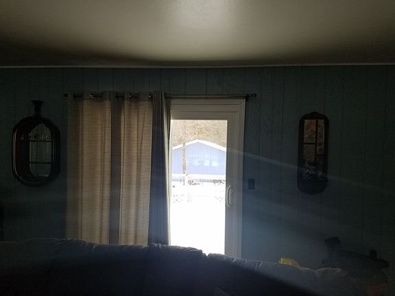 Sliding door to back yard