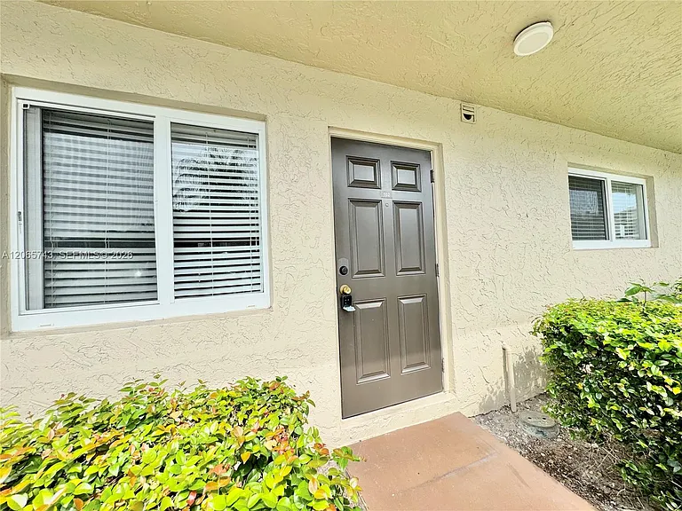 7840 NW 50th St #102 — Photo 20