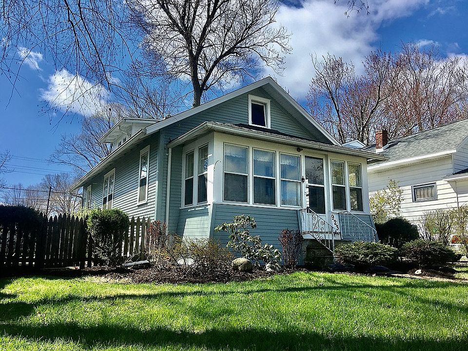 1st image of 923 McDonald St
