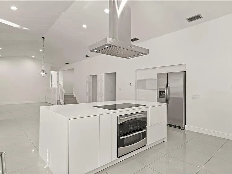 6135 Crystal View Dr — Photo 10