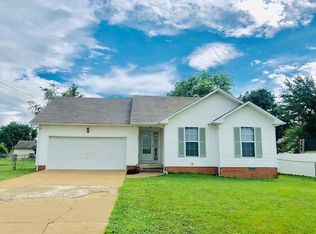 1000 Cooper Dr, Oak Grove, KY 42262
