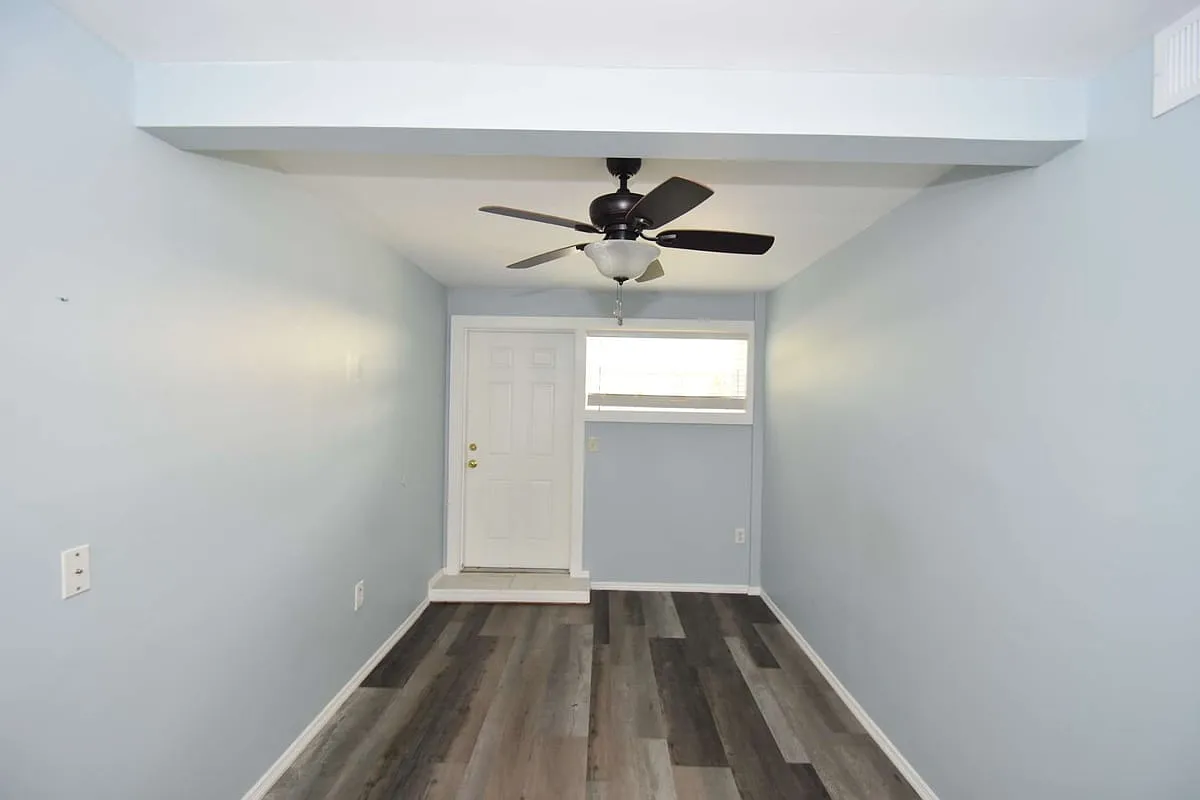 403 North Oleander Avenue Unit B — Photo 4