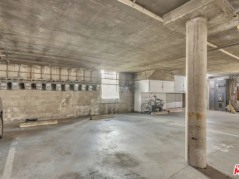 620 N Kenwood St #209 — Photo 30