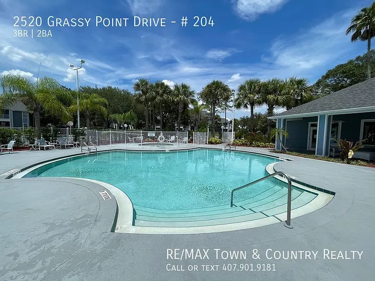2520 Grassy Point Dr #204 — Photo 3