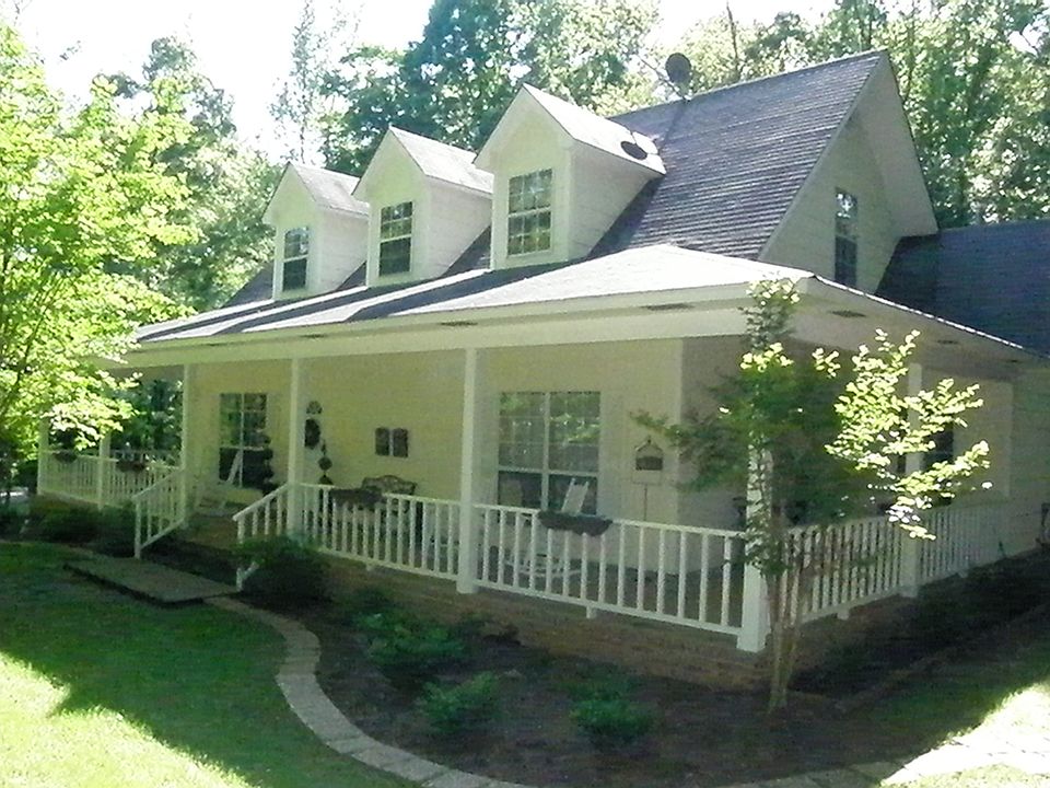 1st image of 130 Oakwood Pl