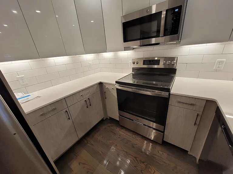 1402 Beacon St #4 — Photo 8