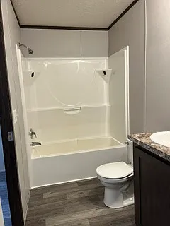 3 bed, $999 — Photo 4