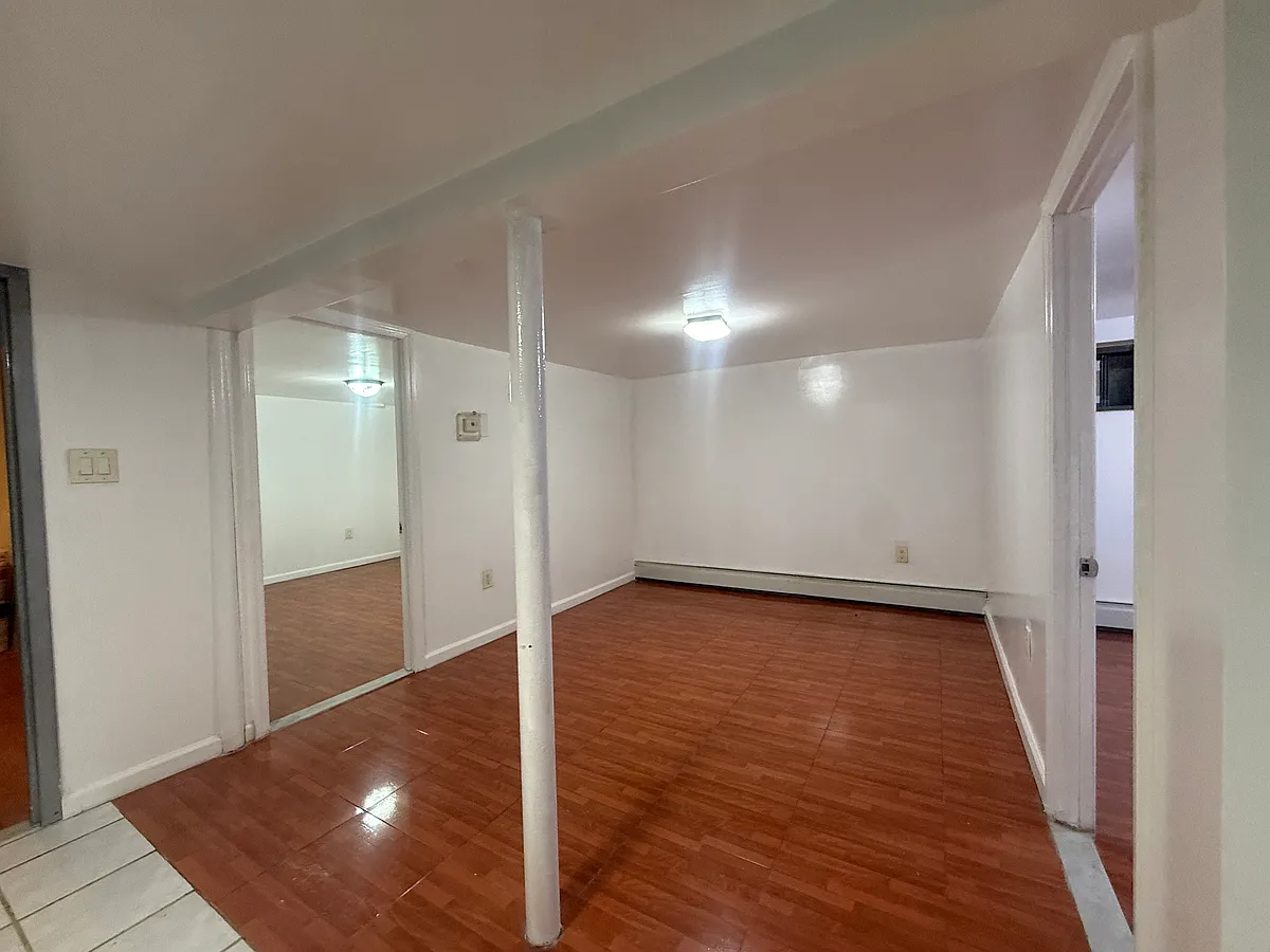Building Photo - 145th Pl
