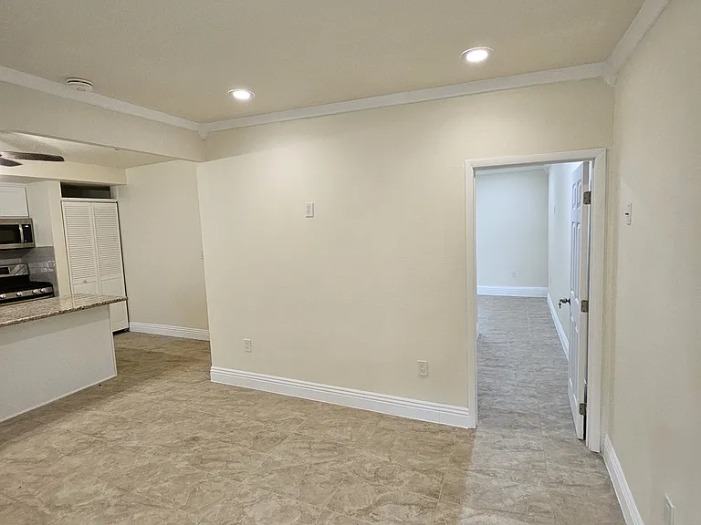 13844 Candlewood Ave — Photo 25
