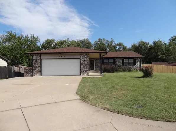 2049 S Capri Ct, Wichita, KS 67207