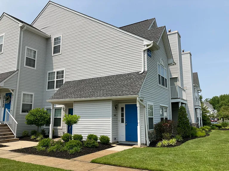 1502 Squirrel Rd — Photo 1