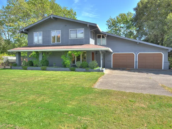 299 Foothill Blvd, Rogue River, OR 97537