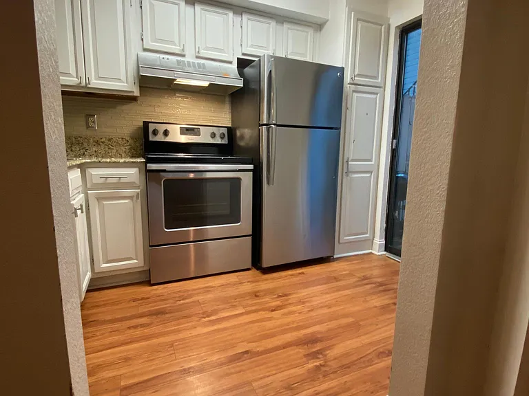1304 E Bayou Pkwy #3C — Photo 7