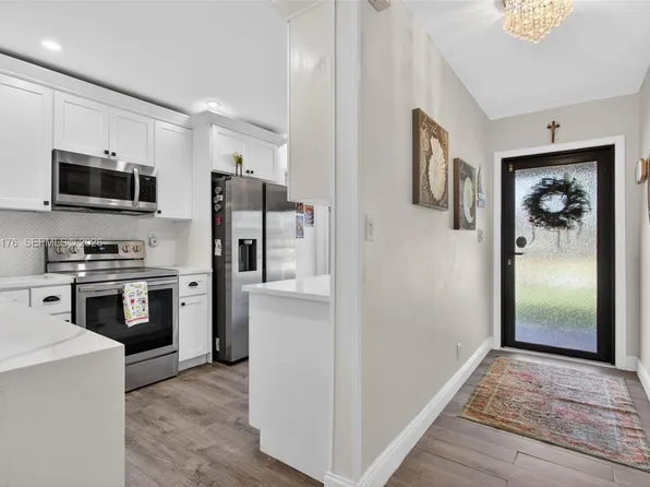 2104 SW 17th Cir, Deerfield Beach, FL 33442