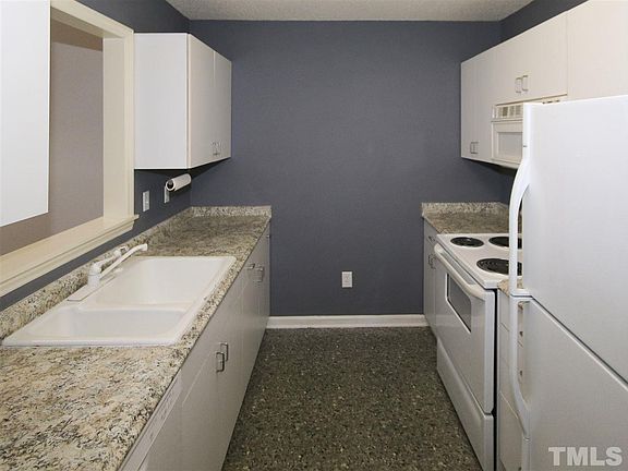 4th image of 129 Forest Oaks Dr